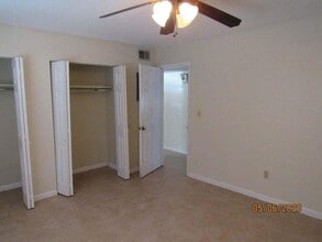 201 E College Blvd in Niceville, FL - Foto de edificio - Building Photo