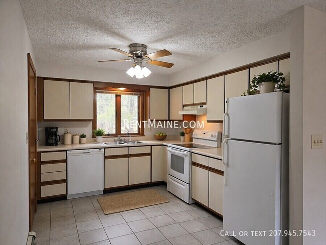 5 Hartley St in Lewiston, ME - Building Photo - Building Photo