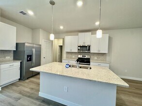 18726 Etta Pnes Cir, Unit 3 in Crosby, TX - Building Photo - Building Photo