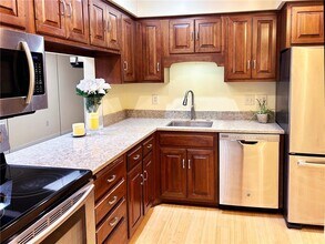 7510 Cahill Rd in Edina, MN - Building Photo - Building Photo
