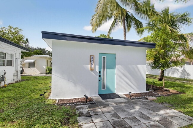 325 De Carie St in Delray Beach, FL - Building Photo - Building Photo
