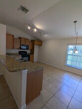 27519 Lois Dr in Tavares, FL - Building Photo - Building Photo
