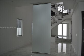 3350 NW 83rd St in Doral, FL - Foto de edificio - Building Photo