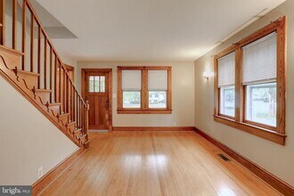 7904 Savage Guilford Rd in Jessup, MD - Building Photo - Building Photo