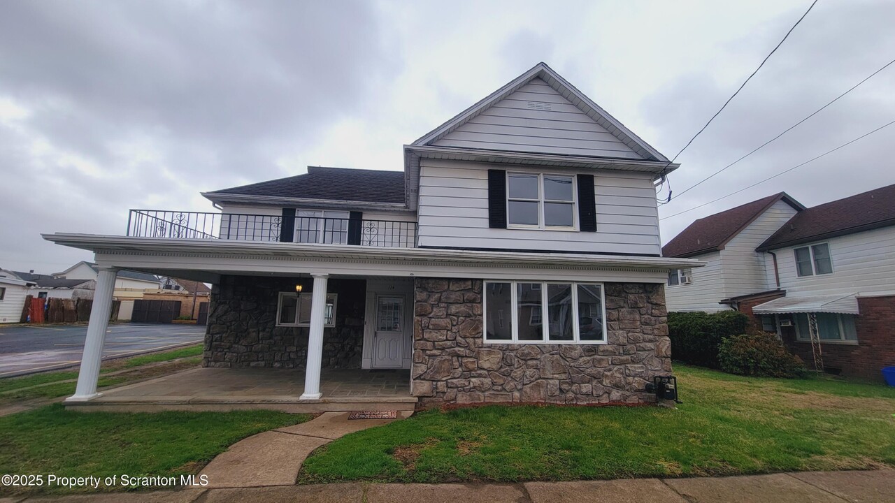 114 Dickson St in Duryea, PA - Building Photo
