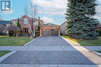 77 Colonel Bertram Rd in Brampton, ON - Building Photo - Building Photo