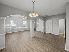 8596 Thomas Rd, Unit 404 in Riverdale, GA - Building Photo - Building Photo