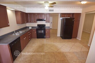 7724 W Pierson St in Phoenix, AZ - Foto de edificio - Building Photo