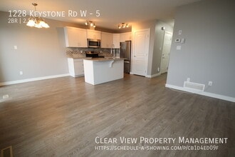 1228 Keystone Rd W in Lethbridge, AB - Building Photo - Building Photo
