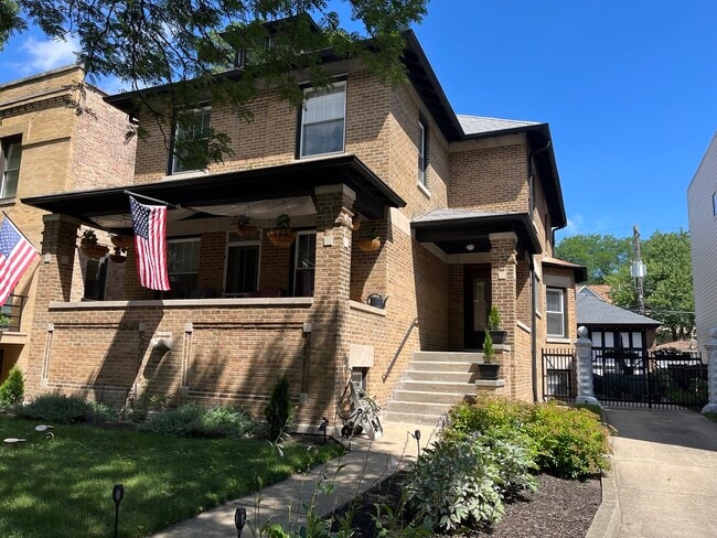 property at 1420 W Warner Ave