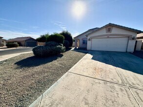 10216 N 93rd Dr in Peoria, AZ - Building Photo - Building Photo