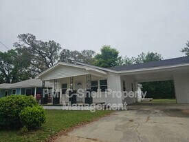 3258 Peagler Plaza Rd in Pensacola, FL - Building Photo