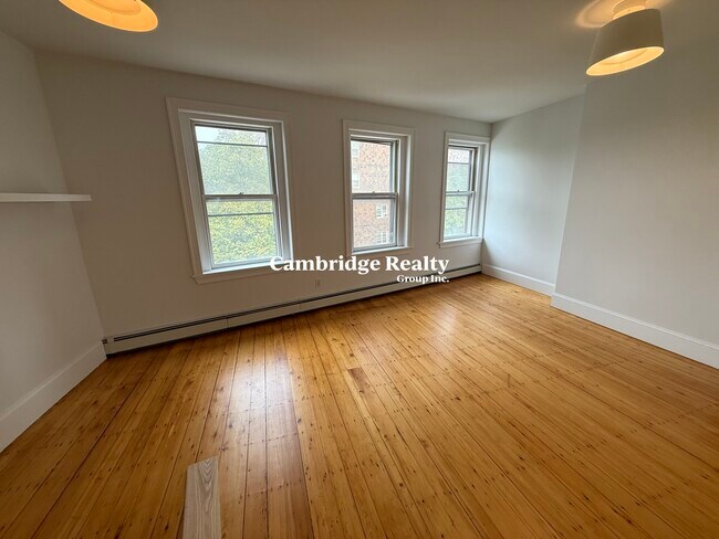 1228 Cambridge St, Unit 4