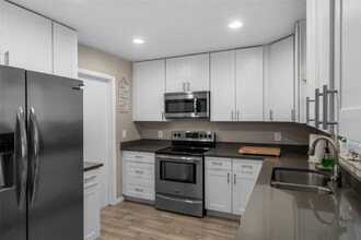 113 Cranbrooke Dr in Seffner, FL - Foto de edificio - Building Photo