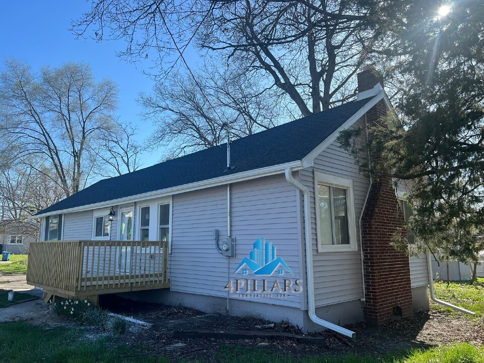 13524 Knight St in Cedar Lake, IN - Foto de edificio