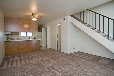 Hillcrest Court Apartments in Yuba City, CA - Building Photo - Building Photo