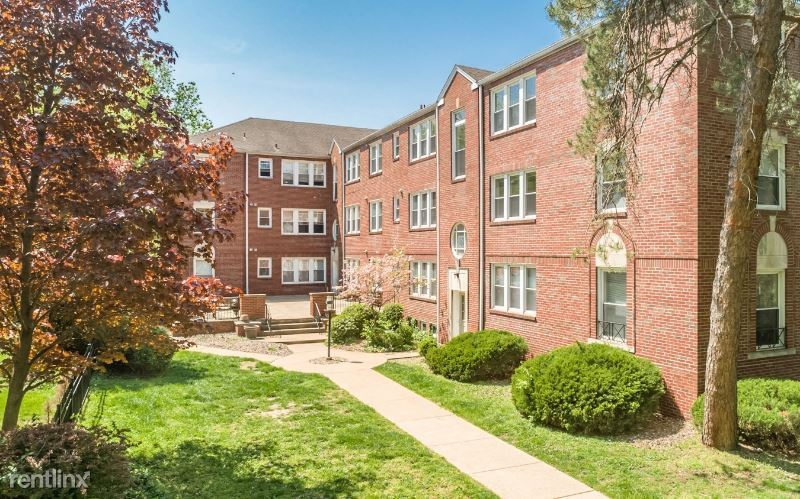 7508 Cromwell Dr in Clayton, MO - Building Photo