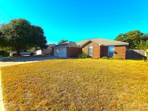 3323 Mugsy Dr in Tyler, TX - Building Photo - Building Photo