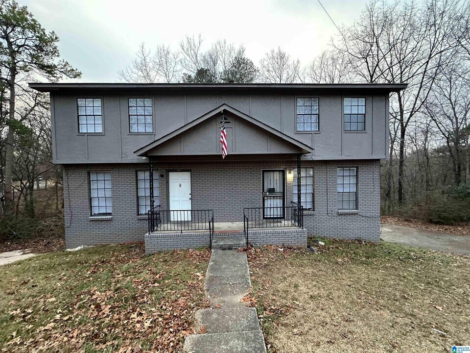 1715 6th Pl Cir NW in Center Point, AL - Building Photo