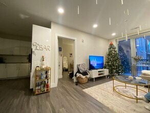 1025 Tremont St, Unit 207 in Boston, MA - Foto de edificio - Building Photo