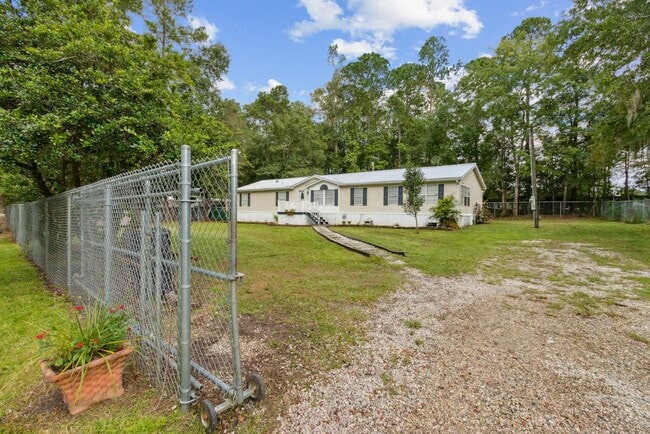 9414 Joloru Dr in Jacksonville, FL - Building Photo - Building Photo