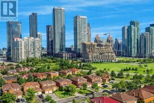 4130 Parkside Village Dr in Mississauga, ON - Building Photo