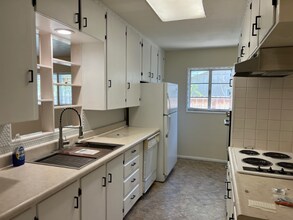1718 Truman St NE in Albuquerque, NM - Building Photo - Building Photo