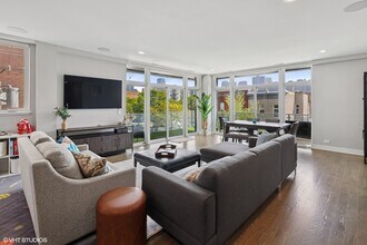 236 S Racine Ave in Chicago, IL - Building Photo - Building Photo