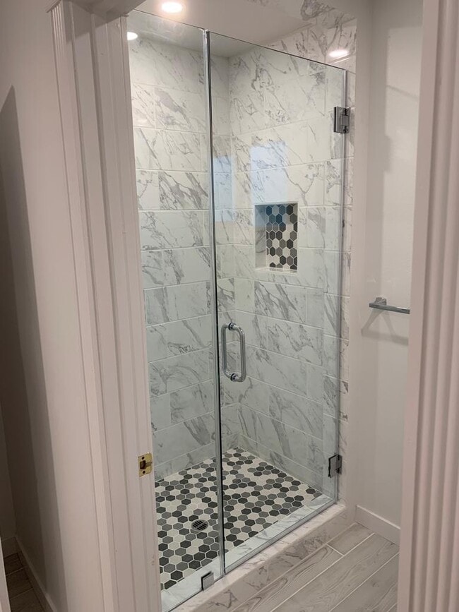 12244 Magnolia Blvd, Unit 1 in Valley Village, CA - Foto de edificio - Building Photo