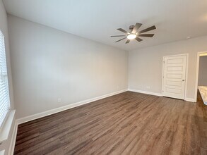 130 Briarwood Rd in Statesboro, GA - Foto de edificio - Building Photo