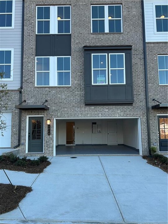 1449 Creekside Cir NW in Atlanta, GA - Building Photo