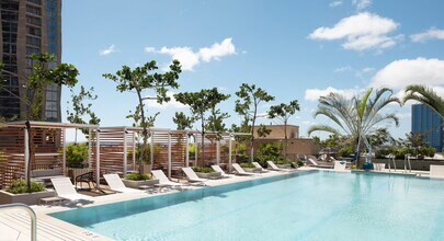 987 Queen St, Unit 503 in Honolulu, HI - Foto de edificio - Building Photo