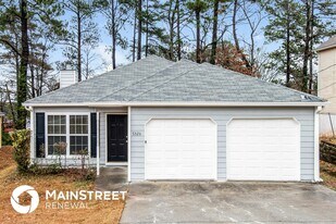 5326 Kirk Dr in Atlanta, GA - Building Photo
