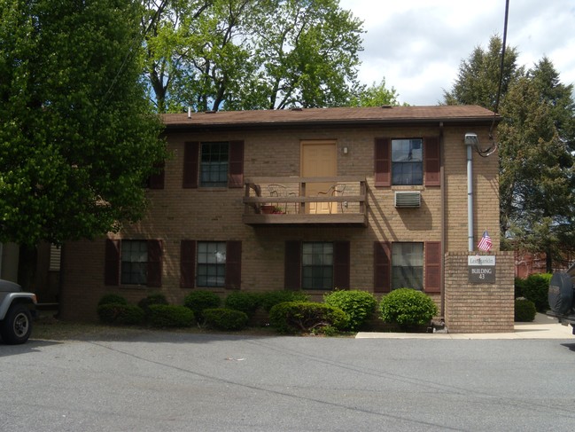 Franklin-Walnut Apartments in Topton, PA - Building Photo - Building Photo