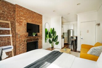 241 E 24th St in New York, NY - Building Photo - Building Photo