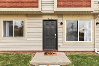 27850 Gratiot Ave, Unit SI ID1032348P in Roseville, MI - Building Photo - Building Photo