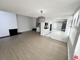 1610 Camden Ave in Los Angeles, CA - Building Photo