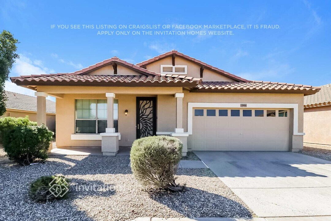7004 S 30th Ln in Phoenix, AZ - Building Photo