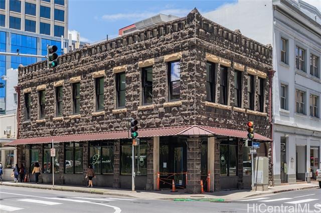property at 206 Merchant St