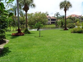 6115 Reserve Cir in Naples, FL - Foto de edificio - Building Photo