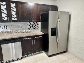 2418 Liberty St in Hollywood, FL - Foto de edificio - Building Photo