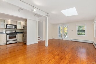 744 Titicus Rd in North Salem, NY - Building Photo - Building Photo