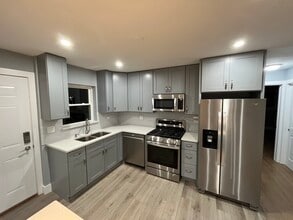 8212 Kilpatrick Ave, Unit 2 in Skokie, IL - Foto de edificio - Building Photo