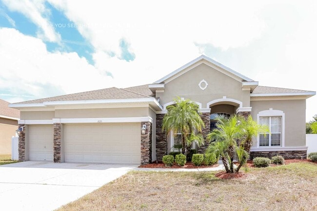 1620 Mountain Ash Way in New Port Richey, FL - Building Photo - Building Photo