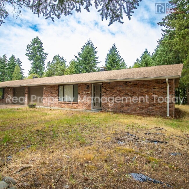 property at 8511 116 St E