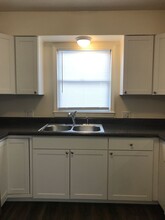 2060 S Wedgewood Ave in Springfield, MO - Building Photo - Building Photo