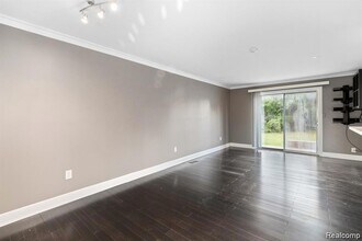 1985 Peerce Ct in Canton Township, MI - Foto de edificio - Building Photo