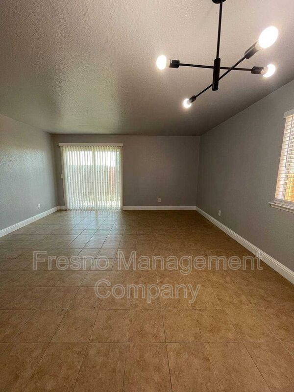 3306 W Shields Ave in Fresno, CA - Building Photo - Building Photo