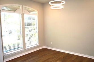 382 Ivan Dr in Lewisville, TX - Foto de edificio - Building Photo