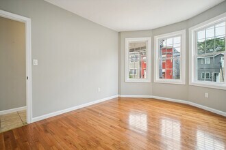 125 Kearney Ave in Jersey City, NJ - Building Photo - Building Photo